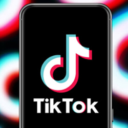 Top 10 TikTok-Trends, die niemand brauchte – aber jeder gemacht hat